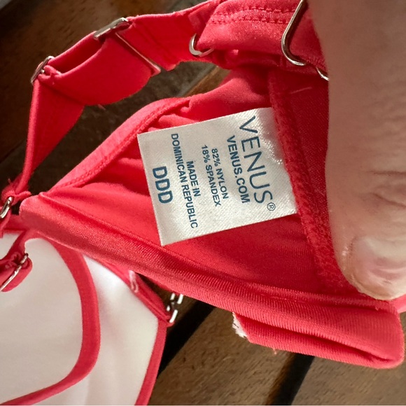 VENUS NWOT SZ 34DDD - Picture 2 of 3